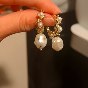 Pearl with gold flakes earrings